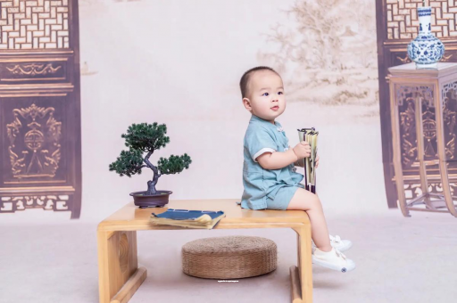 伊犁哈萨克宝宝头睡扁了